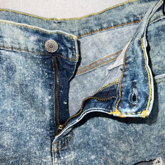 Levi's - DIY Cut Off/Distressed Shorts - Acid Wash - 511 Fit - 34 Men's - Thrash - Picture 3 of 8